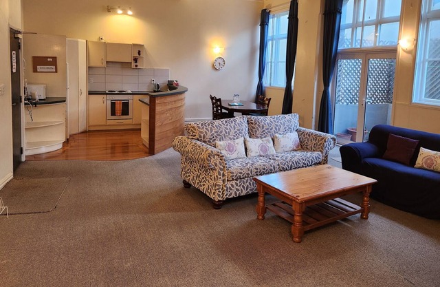 BIG Living room, No. 1 Location in CBD & Free Parking