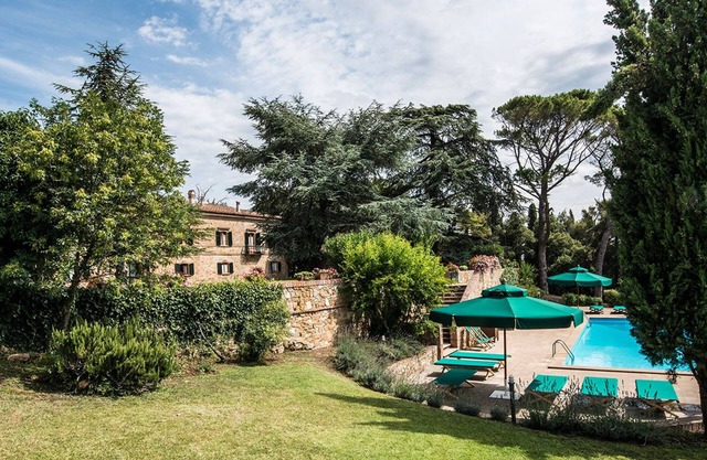 Big Luxury villa in Tuscany with 11 bedrooms and WiFi, AC in charming Toscana