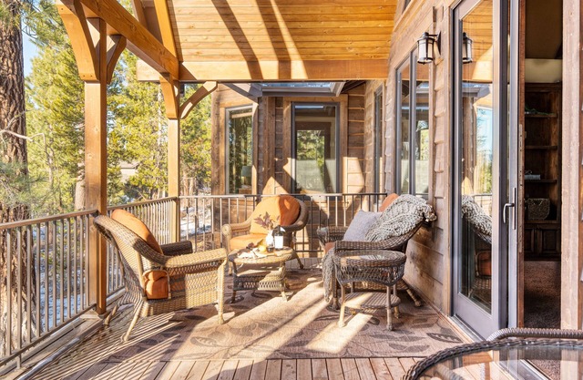 Big Pine by AvantStay | Stunning Secluded Oregon Home w/Hot Tub