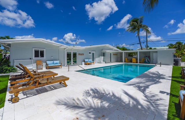 Big Pine Latitude Adjustment | 5 Bed, 3 Bath