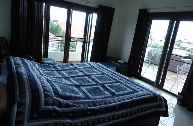 BIG VILLA WITH SWIMMING POOL AND HOT TUB