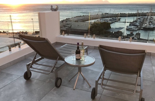 Bikini Beach Penthouse, views and luxury for your enjoyment