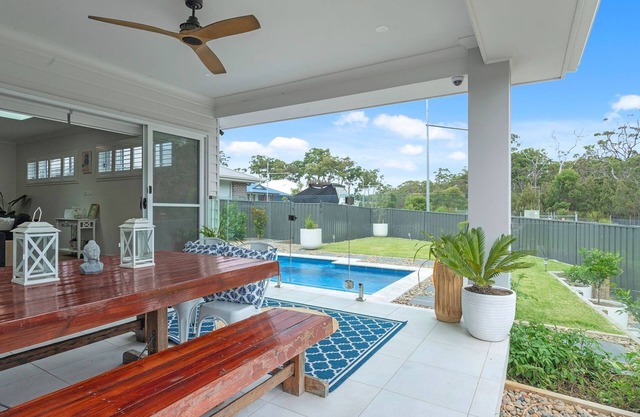 Bikinis & Martinis - Jervis Bay