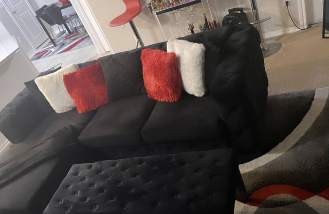 Black and Red Monroe