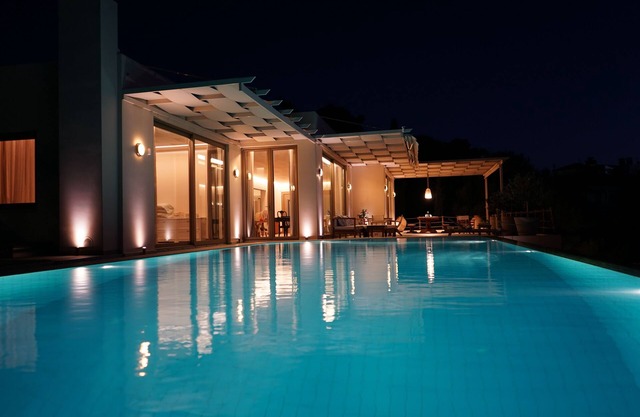 Blue Coast Villa | Luxurious, Modern Villa on the Athenian Riviera near beaches