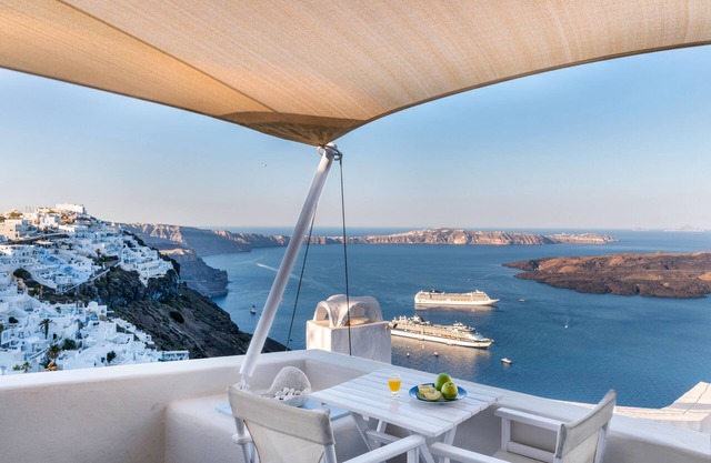 Blue Dolphins Apartments & Suites