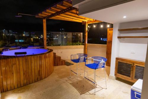 Blue House Castillo View Private Jacuzzi & Colonial Balconies