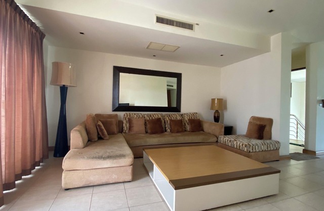 Blue Lagoon condo ,Huahin, Spacious with gigantic pool