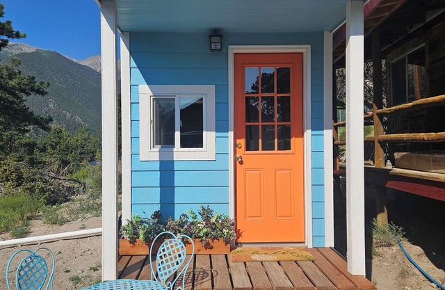 Blue Tiny House Getaway at Deer Valley w/Geothermal pools & more!