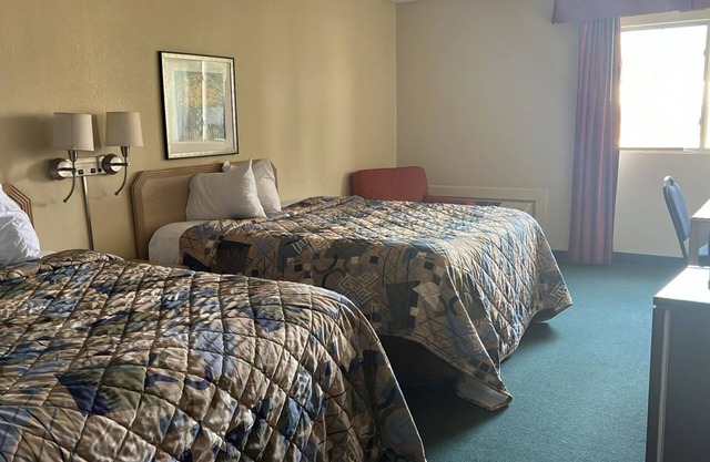 Blue Way Inn La Crosse Extended Stay - Deluxe 2 Queen Bed Non Smoking