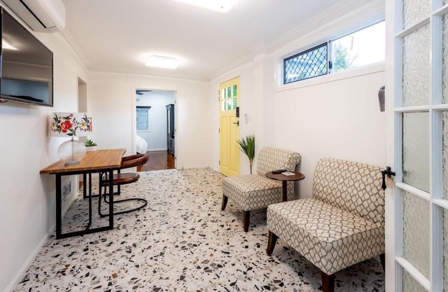 Bluebell Charm Cairns 4BR Home, 3 min to Hospital