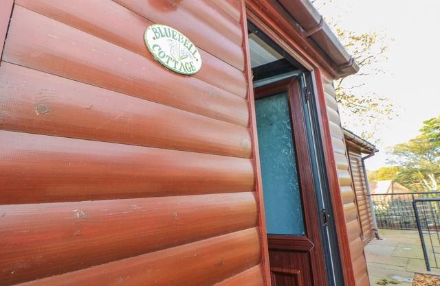 BLUEBELL LODGE, pet friendly, with a garden in Saltburn-By-The-Sea