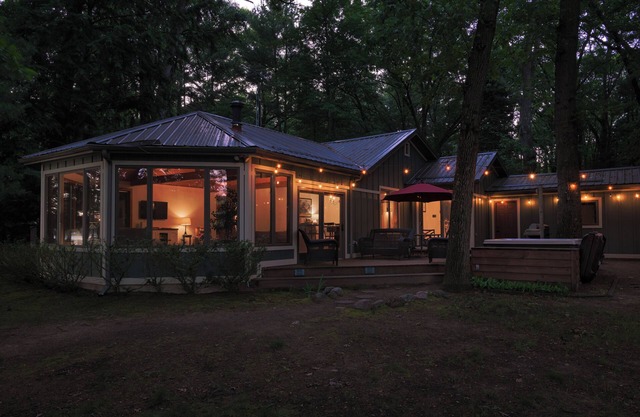 Blueberry Pines ~ Fabulous cottage in a wooded setting with views of North Lake.