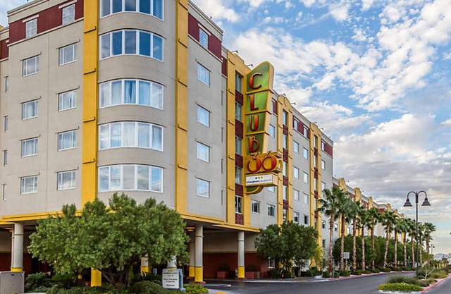 Bluegreen Club 36, 2 Bedroom Condo, Free WiFi & Parking
