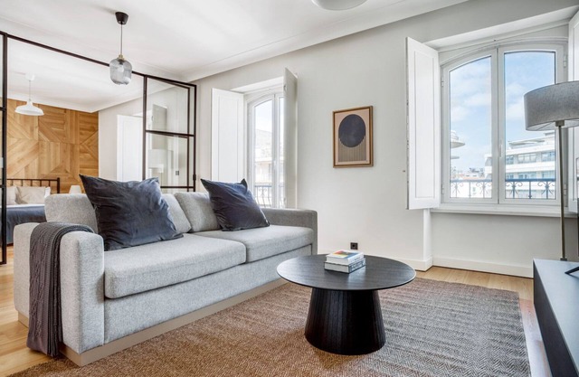 Blueground | Avenida, pool & gym