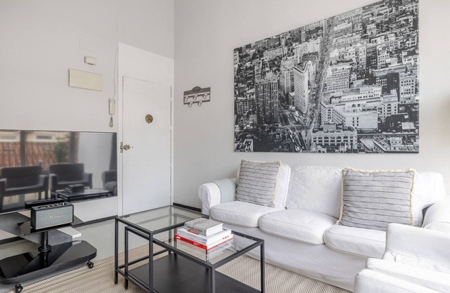 Blueground | La Latina, AC & w/d, nr Retiro