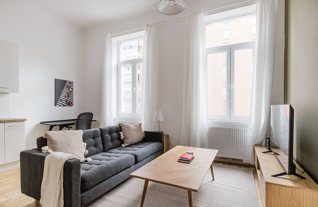 Blueground | Landstraße, w/d, fully furnished
