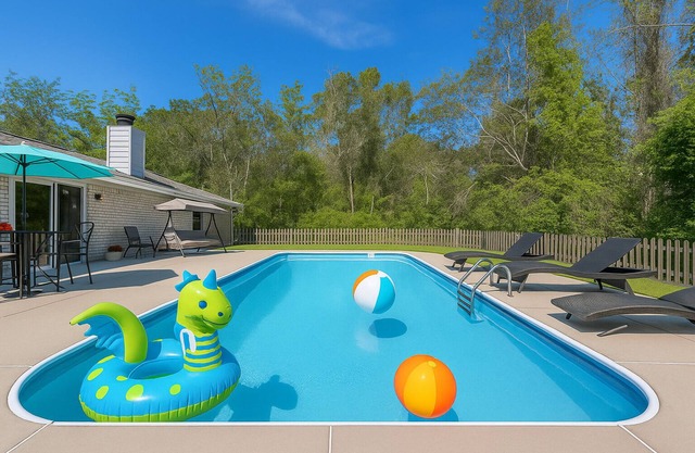 Bluewater Bliss Private Pool & Backyard BBQ