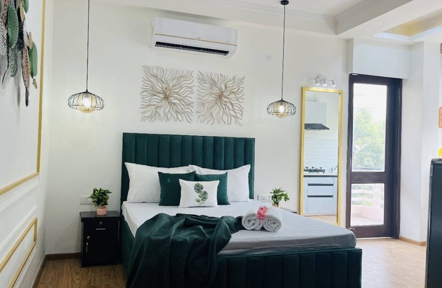 BluO Classic Studio - City Centre Noida