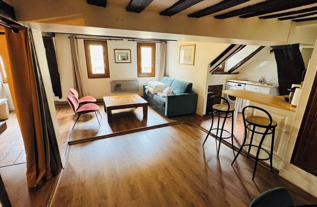 BnBNook - Stylish 2BR - Ile St-Louis - Notre-Dame