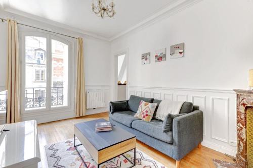 BnBNova - Stylish 1BR Steps from Le Marais & Montorgueil