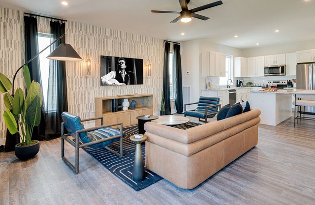 BOHO BLUES - NEAR THE NATIONS - MINS TO BROADWAY