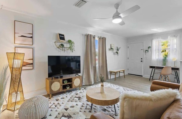 Boho Inspired Apt in the heart of Tampa Bay!