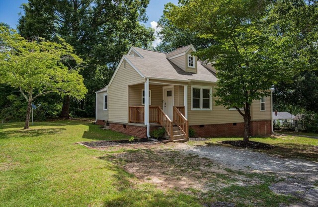 Boho on B St- Monthly Rental 2min to DWT Easley