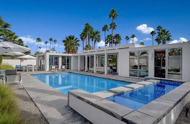 Bond House - Architectural Twin Palms!