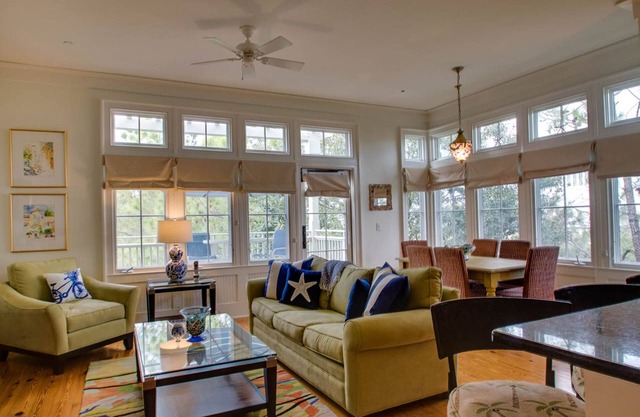 Book a Fall Stay Today! Beach District - Lake Views - Close to Beach Club! 2 Balconies!