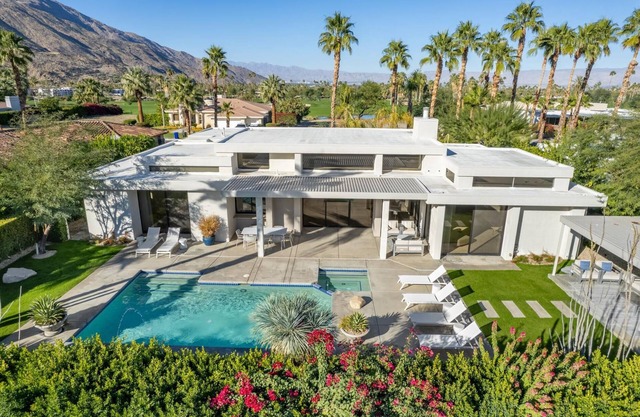 Book Fall Today! Villa located on Indian Canyons Golf Course with Private Pool!