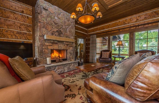 Book for Winter! Spanish Peaks Cabin -Stunning Views, Hot Tub! Easy Ski Access!