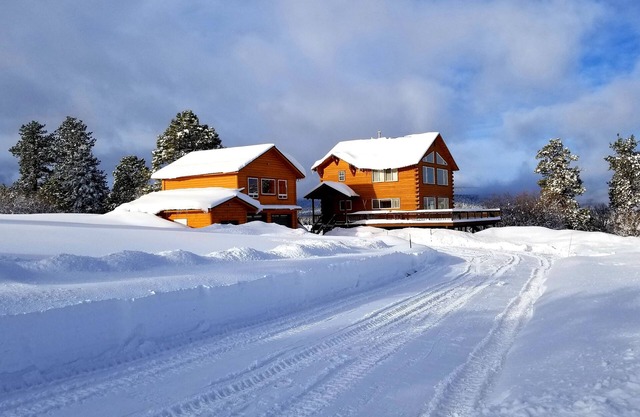 Book now for hunting and ski seasons. Huge mountain views!