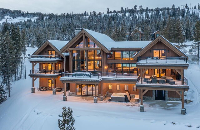 Book Now for Ski Season! Newly Built Ski-in, Ski-out Mountain Home with Hot Tub!