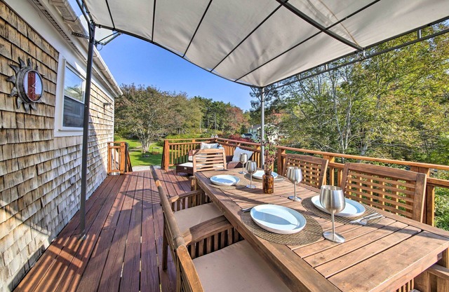 Boothbay Apt w/Furnished Deck ~ 1 Mi to Bay