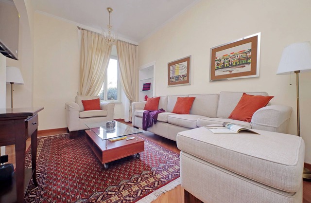 Borghese Park View - Two Bedroom Apartment, Sleeps 4