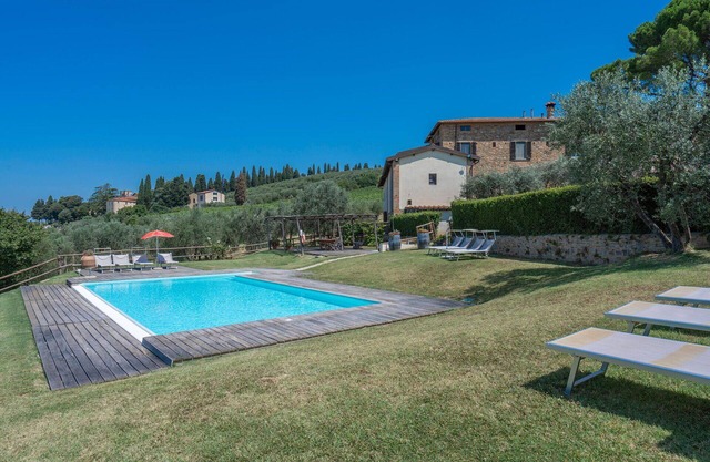 Borgo Apt. with ac near Siena