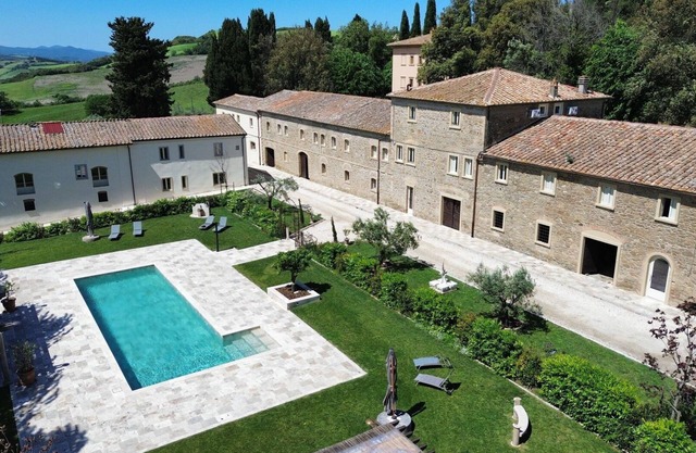 Borgo Ariano 18 – Apartment with pool