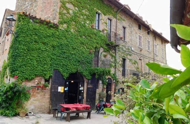 Borgo Cenaioli -place of Silence -1 Bedroom Apartment 2+1