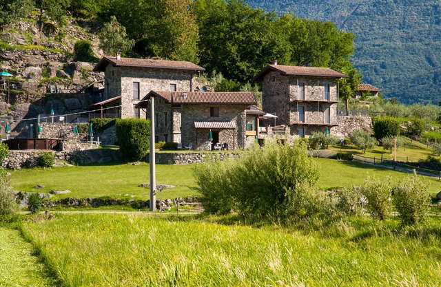 Borgo Erbiola Giglio Rustico Holiday Apartment with Pool
