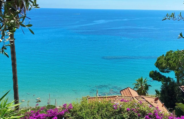 Botanic Garden Apartment Calandre Beach