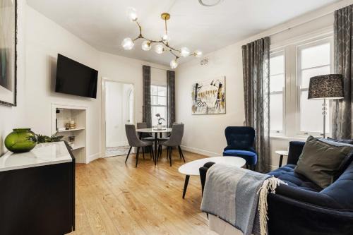 Boutique Apartment With Private Roof Terrace