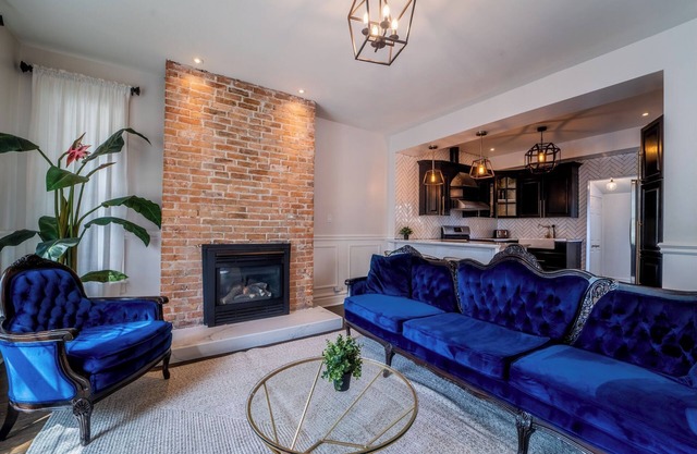 Boutique Home By The Falls