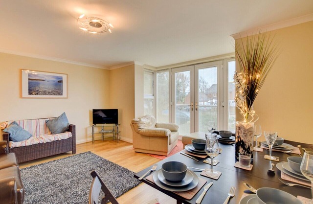 Bowleaze Beach Apartment