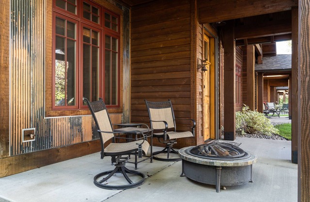Bozeman Bungalow -Convenient and Well Appointed Monthly Rental, 30+ nights