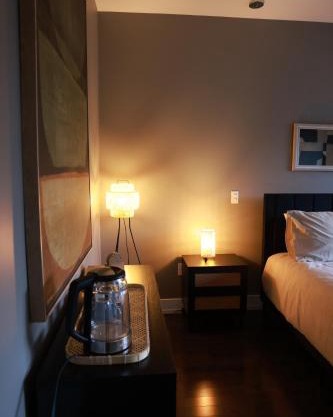 Bradford Place Main Level, 3BR Private Floor with Kitchen