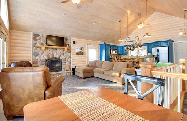 Brainerd Cabin on Camp Lake w/Boat Slip & Dock!