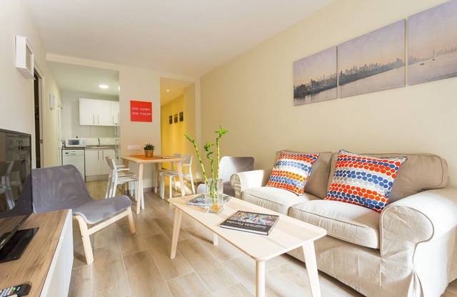Brand New Apartment Near Camp Nou & Fira Barcelona
