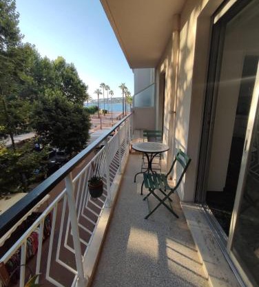 Brand new 2 bdr apartment in Antibes with AC and sea view