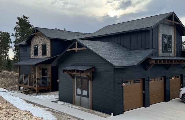 Brand new 6 bedroom 5 bath cabin. Large covered deck, hot tub & pool table!